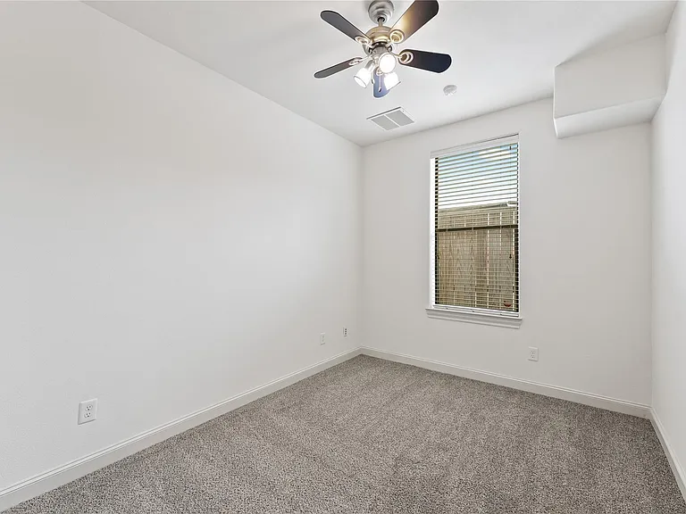 2305 Bastrop St #A — Photo 4