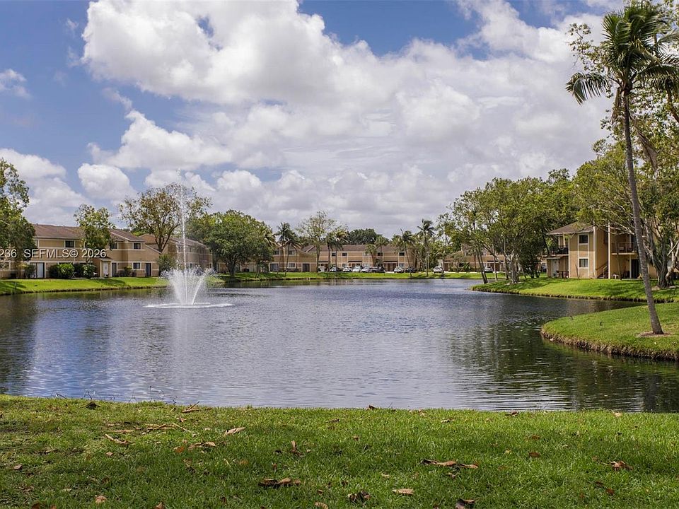 1st image of 400 Palm Cir W APT 102