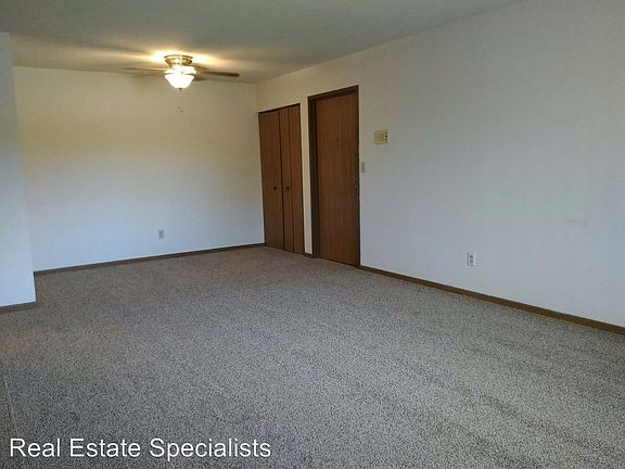3rd image of 1046 Westport Dr APT 231
