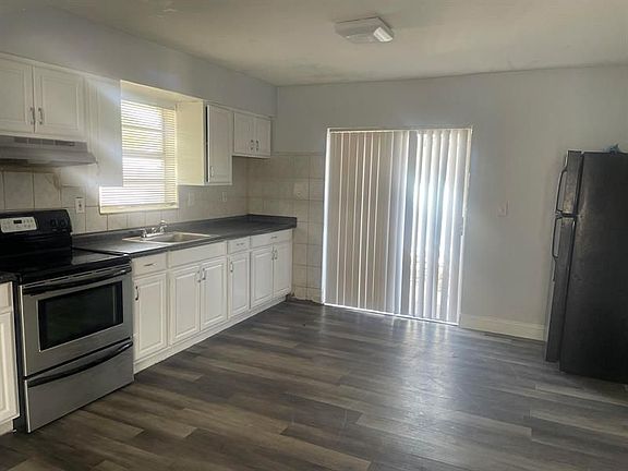 3rd image of 1110 S H St #1106
