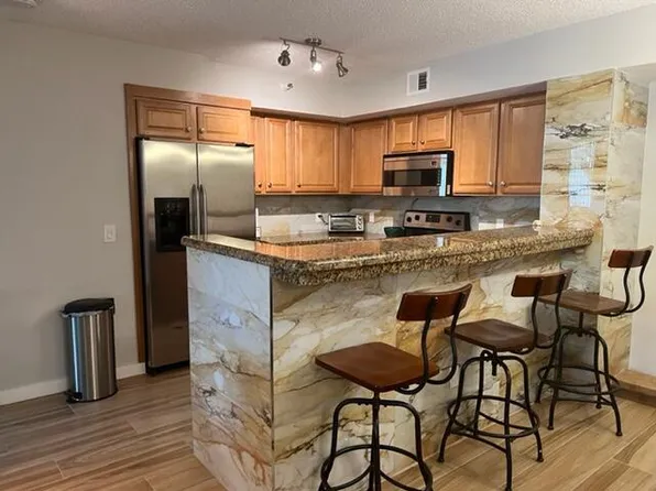 160 Yacht Club Way, Hypoluxo, FL