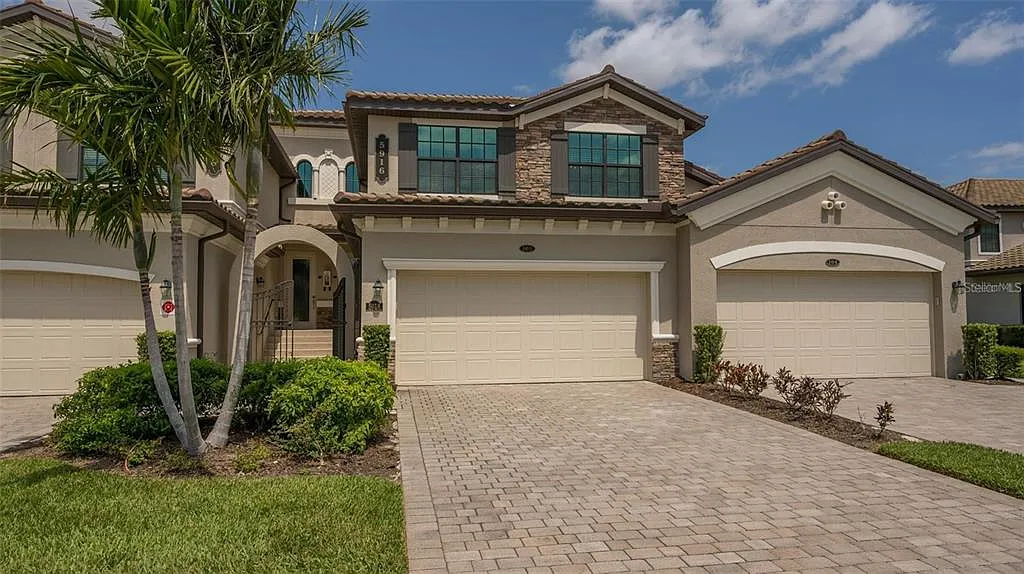 3 bed, 2.0 bath, 2108 sqft, $4,400 — Photo 4