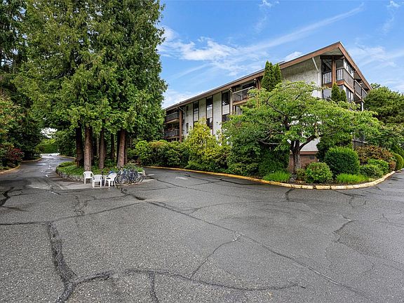 2nd image of 1009 McKenzie Ave #419