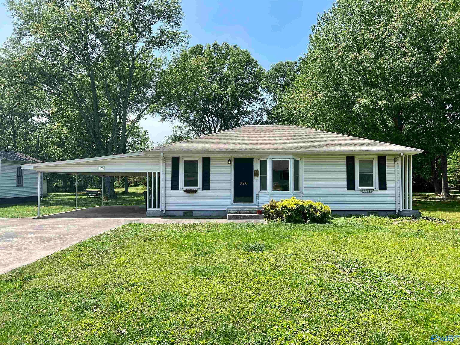 320 Shaw St, Athens, AL 35611 Zillow