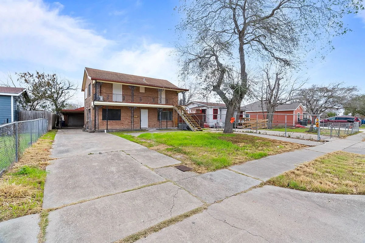 Building Photo - 2622 Cloyde St