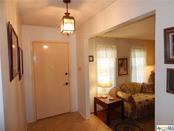 5th image of 901 Cliffside Dr