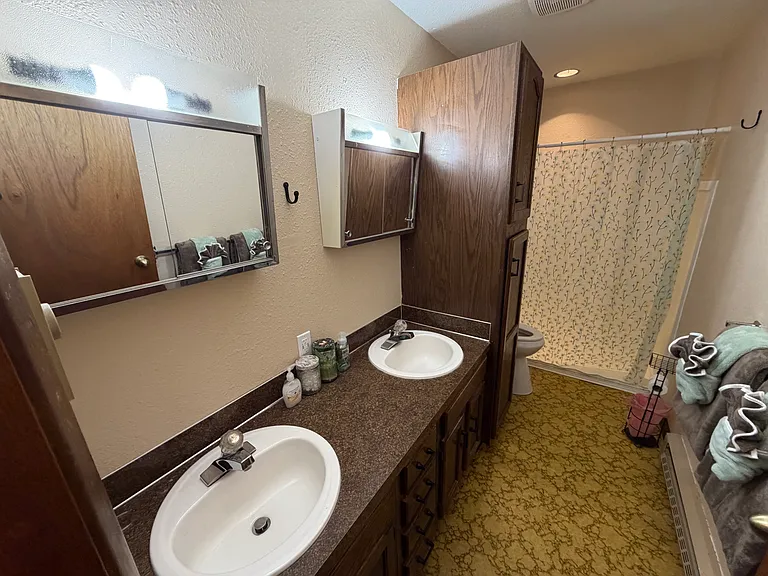 Cabin Ave — Photo 11