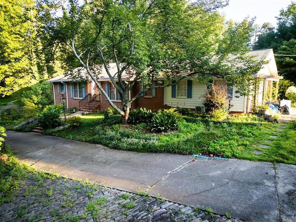 1st image of 1160 Brookside Dr NE