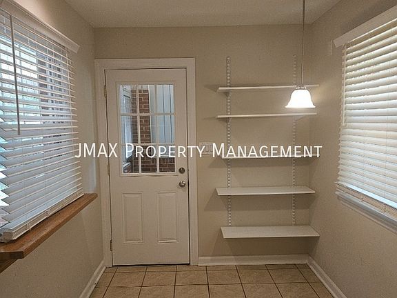 5th image of 2643 Willowlawn St