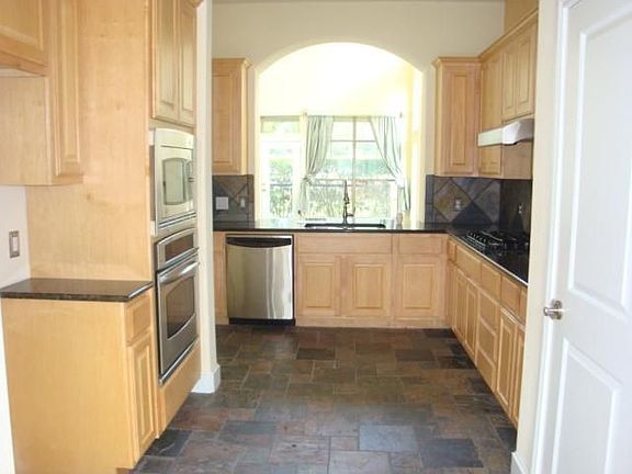 5th image of 7800 Southwest Pkwy Unit 1112