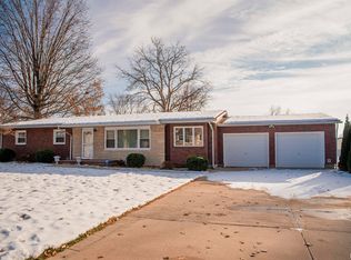 2208 Cherry Ln, Quincy, IL 62301