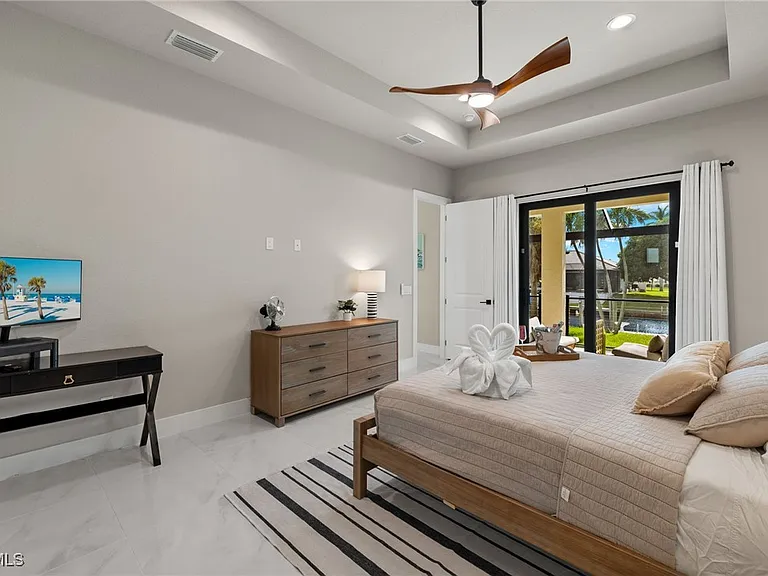 5240 Tower Dr — Photo 22