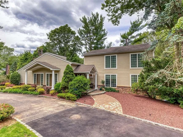 8 Hemingway Drive, Dix Hills, NY 11746