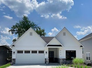 964 Lindemann Rd, Saint Louis, MO 63131