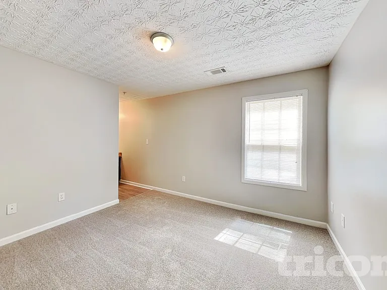 1047 Wedgewood Ct — Photo 10