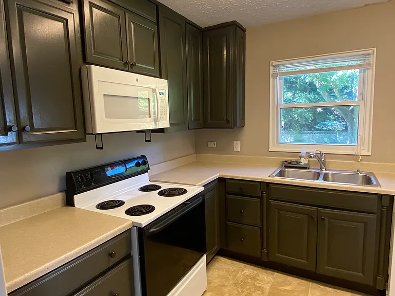 1821 Summit Dr — Photo 6