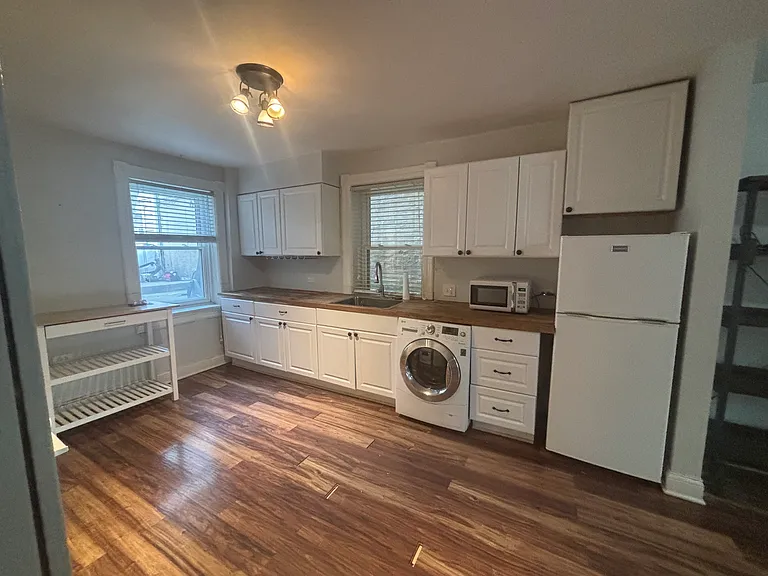 3127 N Kenmore Ave #G — Photo 9