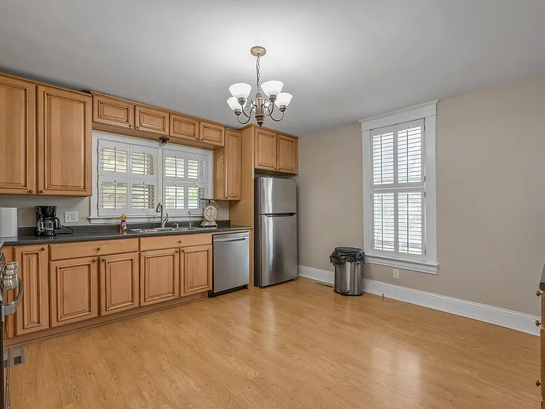 1616 Versailles Rd — Photo 8