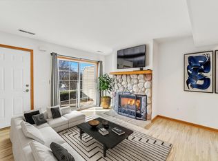 659 Westfield Way UNIT B, Pewaukee, WI 53072