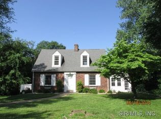 39 Hilltop Pl, East Saint Louis, IL 62203