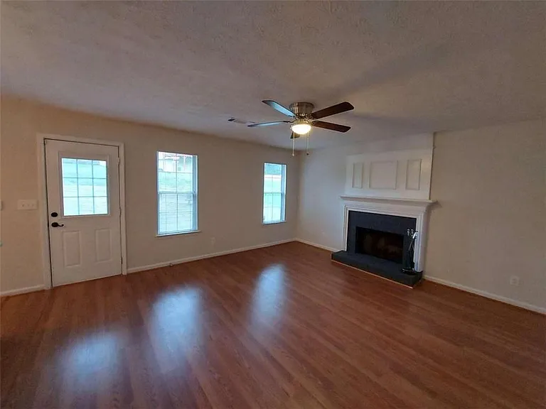 2923 Da Vinci Blvd — Photo 5