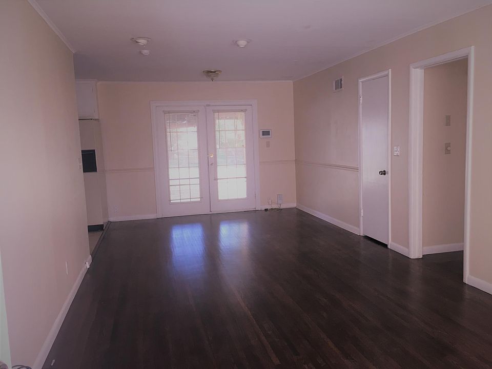 2nd image of 527 S 77th Ave E
