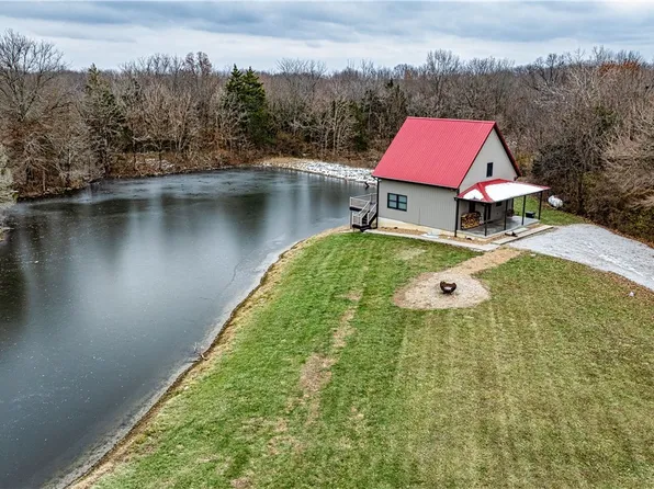 974 County Road 1300e, Sullivan, IL 61951