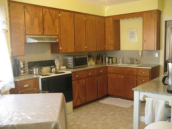 Spacious and updated kitchen
