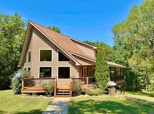 8916 Shadywood Ln, Ozawkie, KS 66070