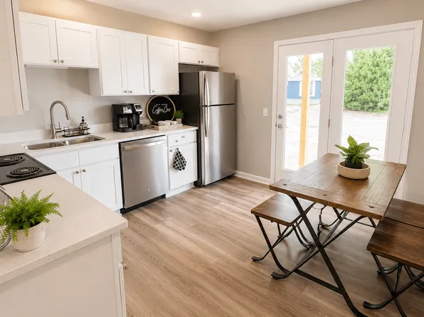 Lake Lodge Apartments