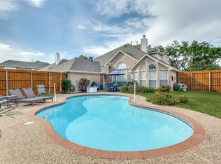 2810 Winterberry Dr, Rowlett, TX 75089