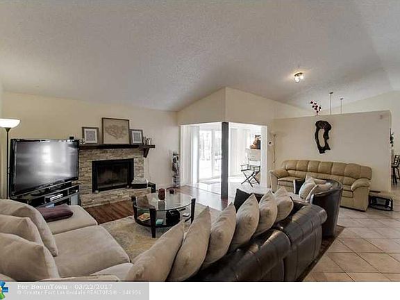 5th image of 8310 NW 52nd Ct