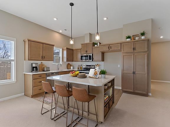 2nd image of 532 Foxhill Dr #13-302