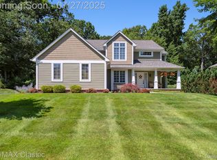 5133 Canyon Oaks Dr, Brighton, MI 48114