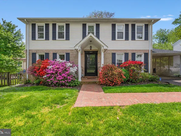 2015 Hoover Ln, Alexandria, VA 22308