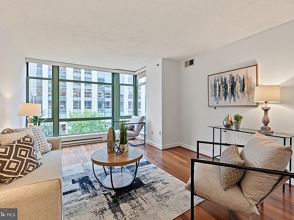 3rd image of 1150 K St NW APT 604