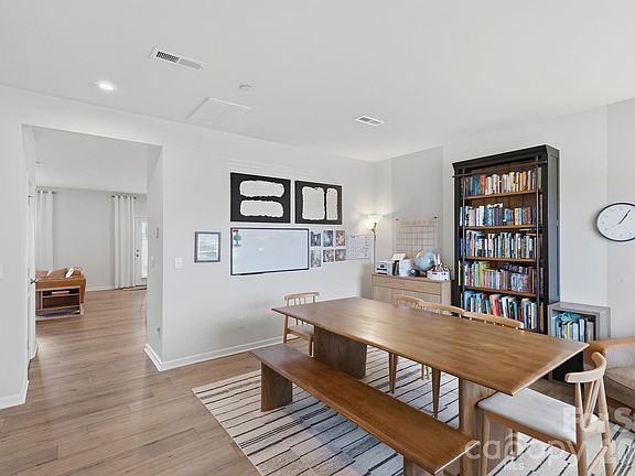 2nd image of 3046 Langhorne Ave