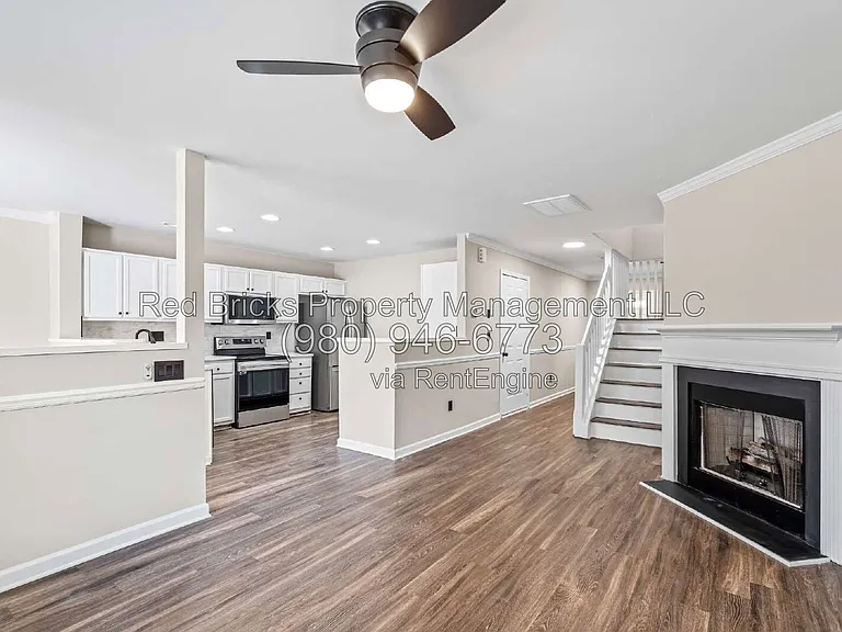 10212 University Park Ln — Photo 8