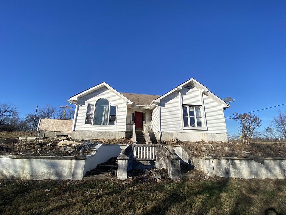 1st image of 115 Hickory Dr