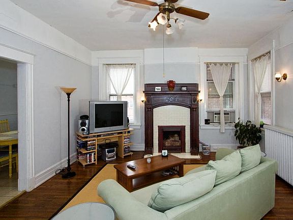 3rd image of 2906 Monument Ave APT 12