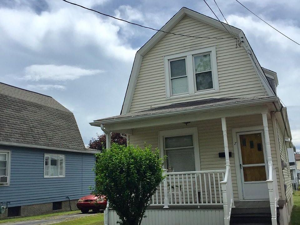 2nd image of 7 Cottage Ave