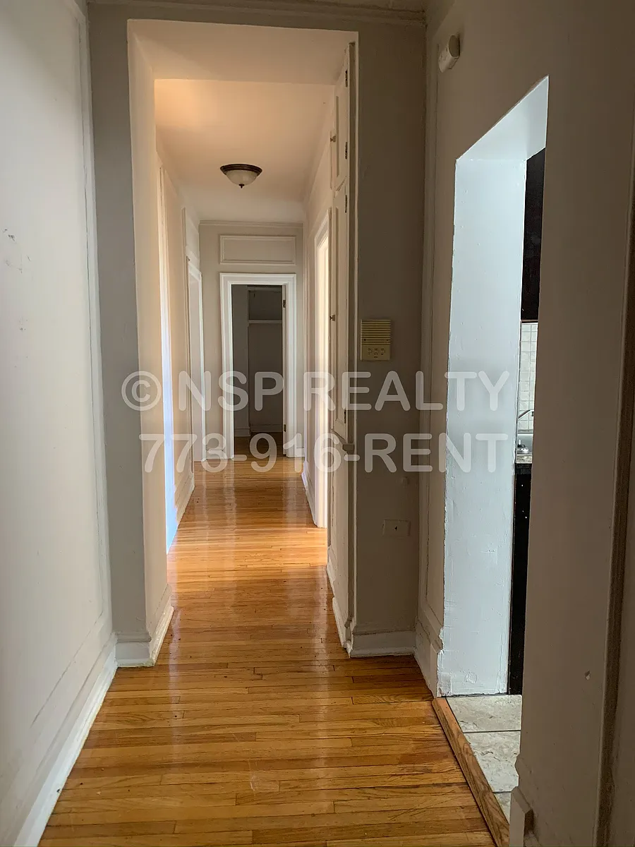 Building Photo - 1367 W Estes Ave #M1