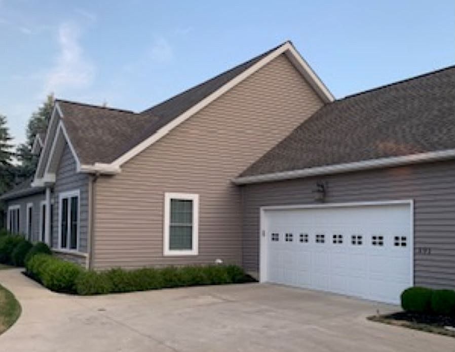 EXTRA LARGE GARAGE 