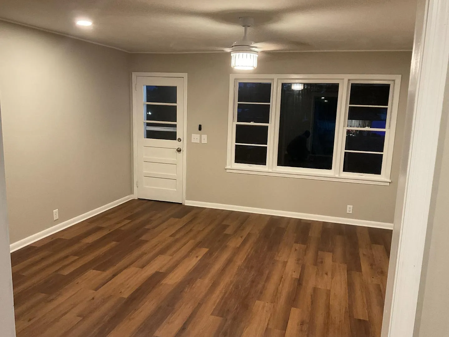 184 SW Warren Ave — Photo 4