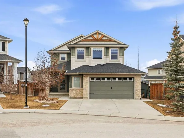 113 S Kinniburgh Way, Chestermere, AB T1X 0R8