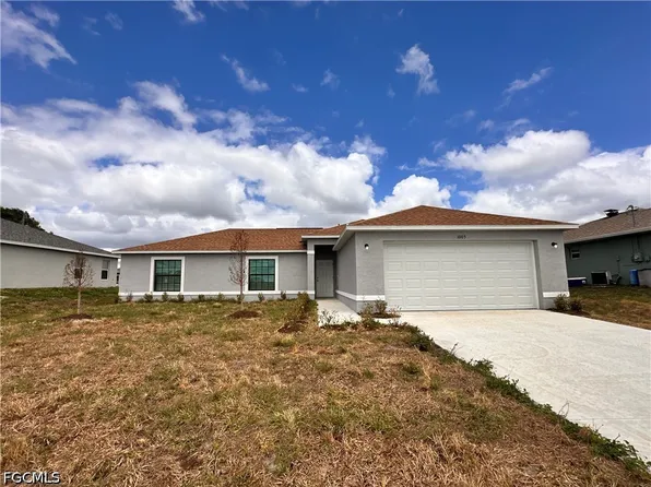 1005 NE 14th Terrace Cpe, Coral, FL 33909