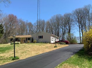 9 Bari Dr, Newtown, CT 06470