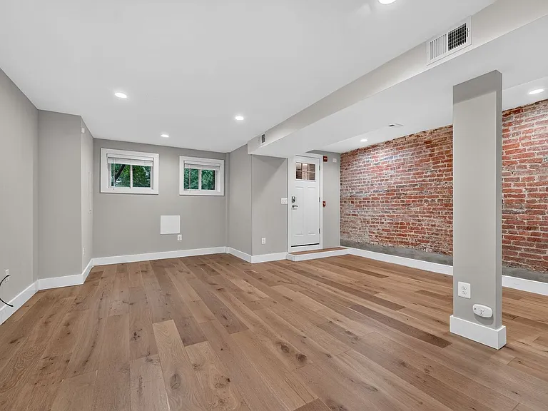 1680 Irving St NW — Photo 14