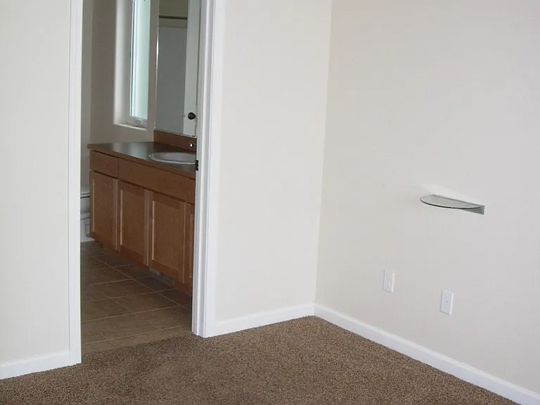 301 W Ridgeview Ln — Photo 9