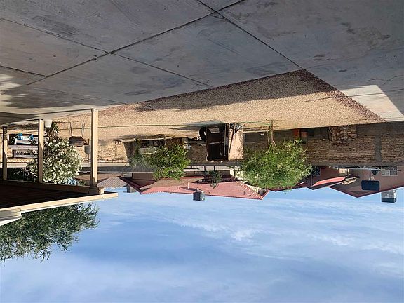 4th image of 1137 E B St